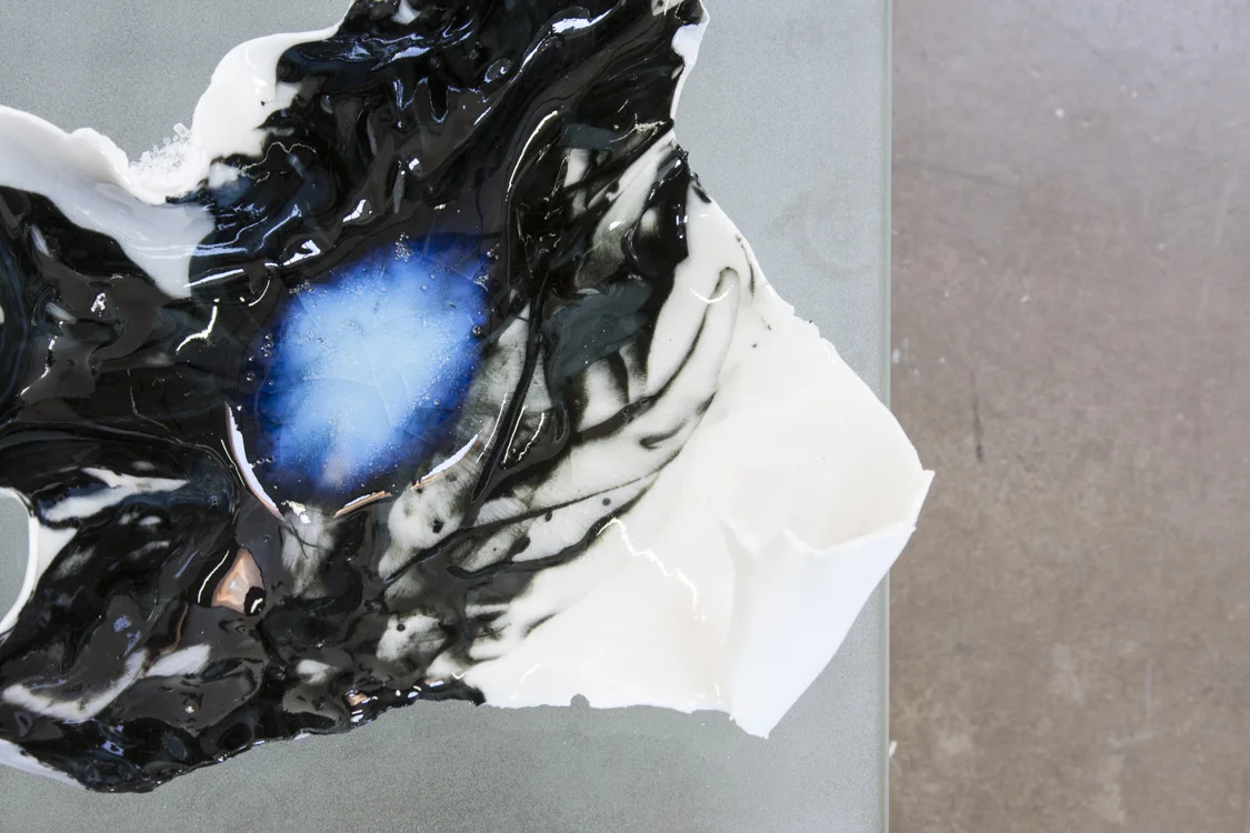 a crack in the still of the night, detail 6