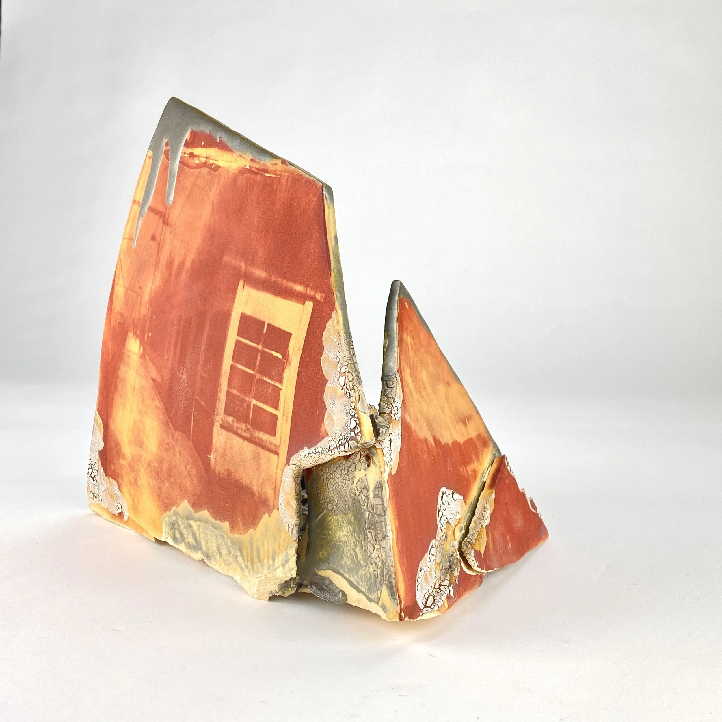 De Omploffte Rust 2025
Ceramic stoneware, cyanotype on clay, glaze, and epoxy.
12” h x 9” w x 6” d