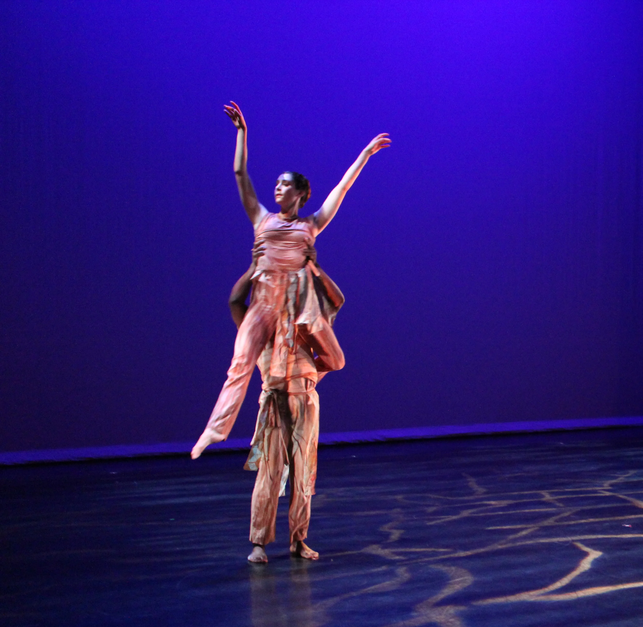 CONTRAPOSE DANCE