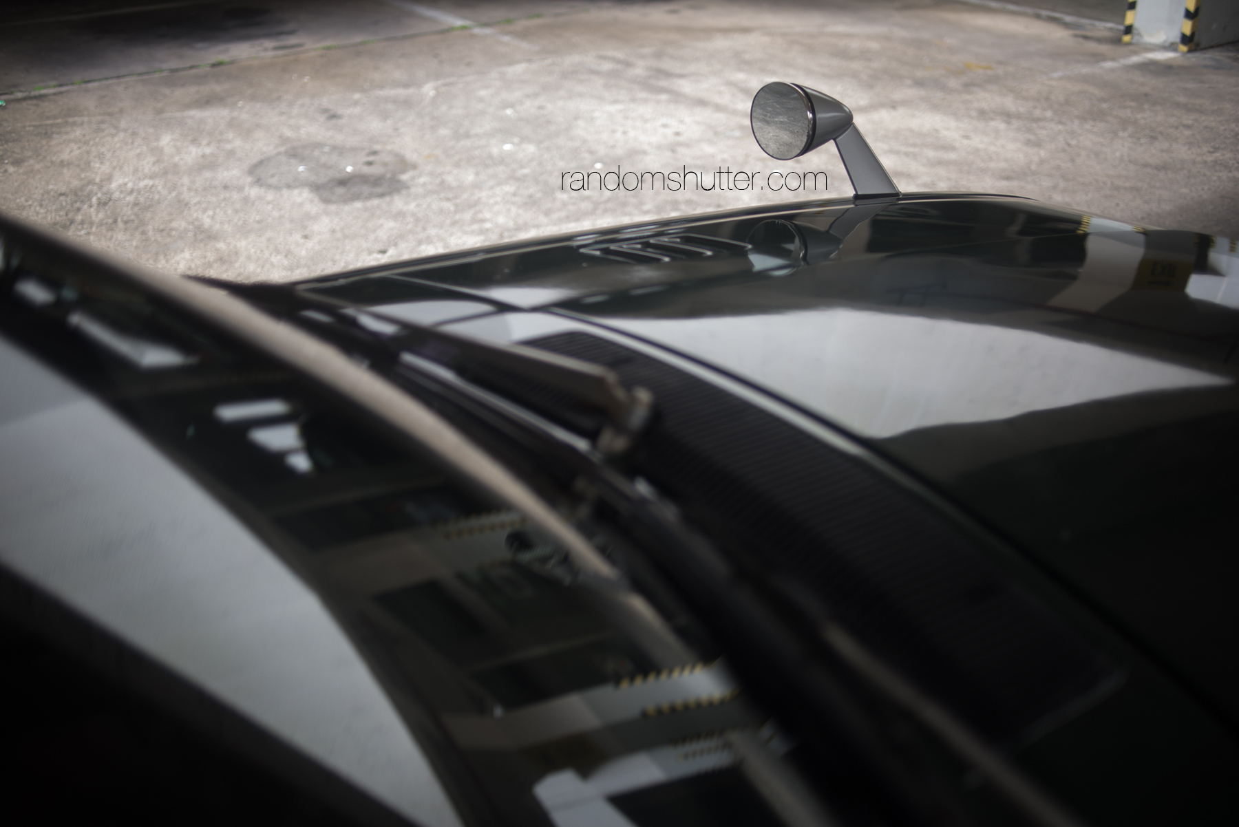 These mirrors adds classic status ^^