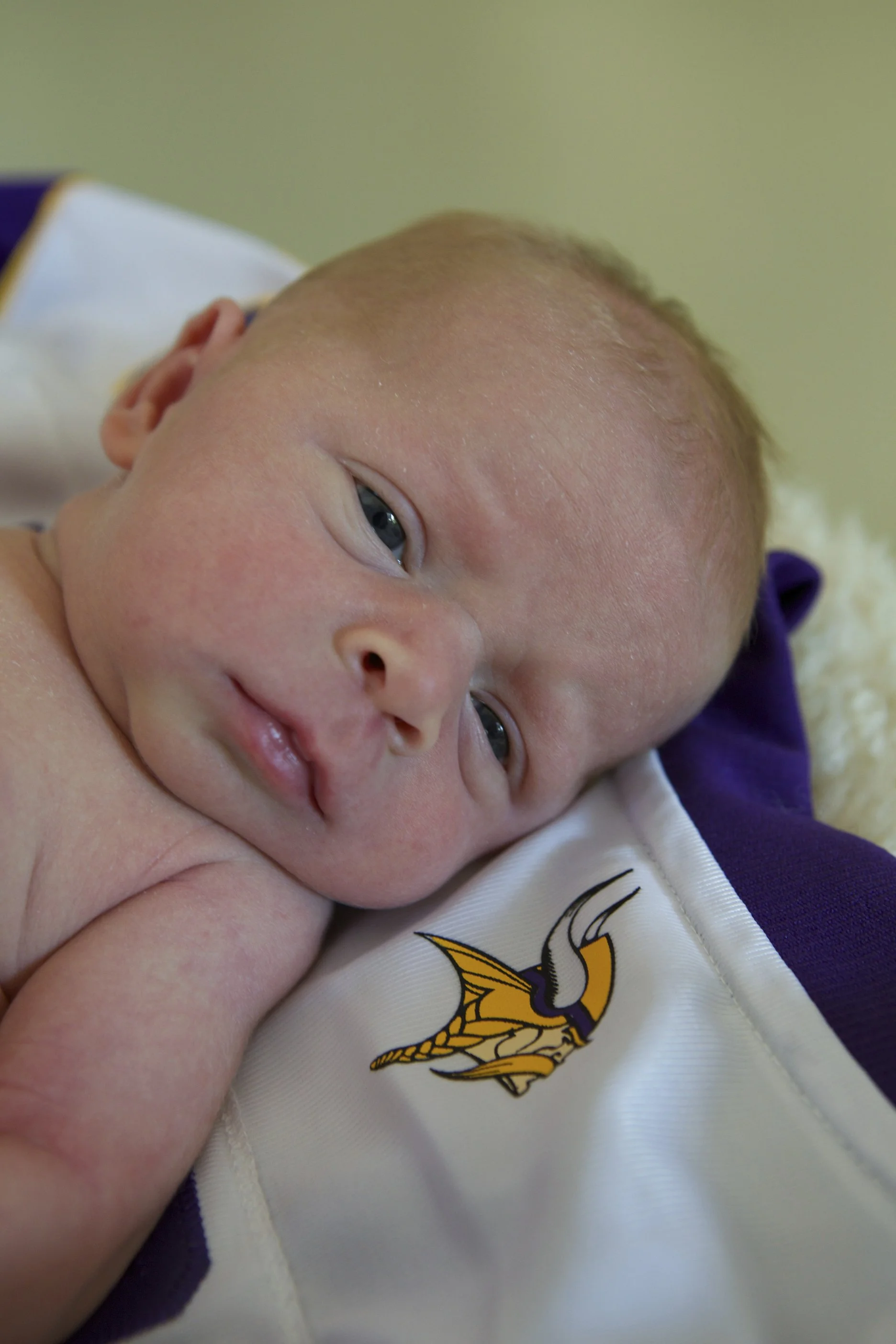 ThomasNewBornPix2012-07-20n30379.jpg