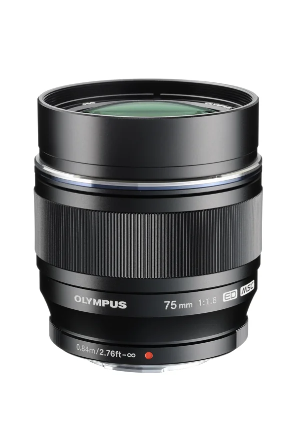 The front element on this lens will certainly catch anyone's attention. It looks like a big crystal jewel.