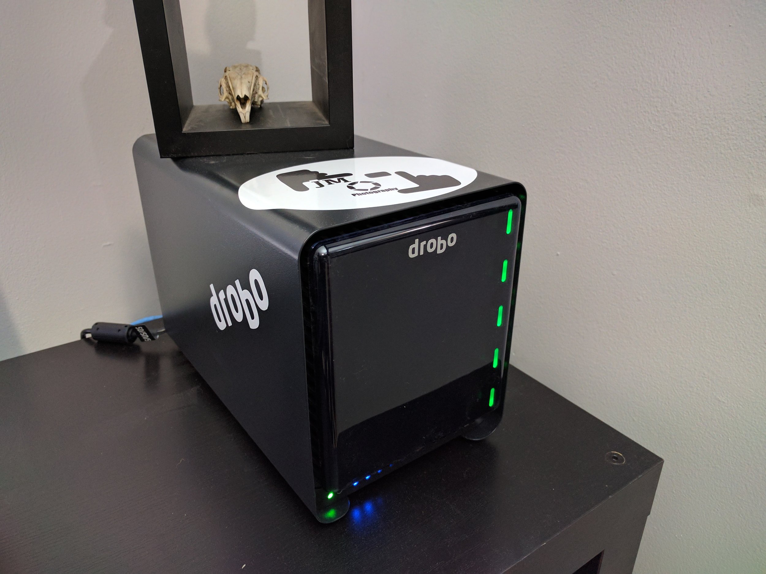 The answer to your backup dreams! The DROBO 5D!!