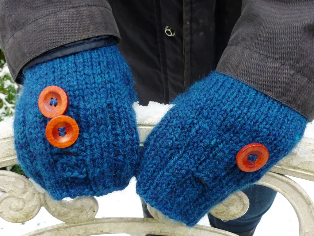 ButtonBackMitts1.jpg