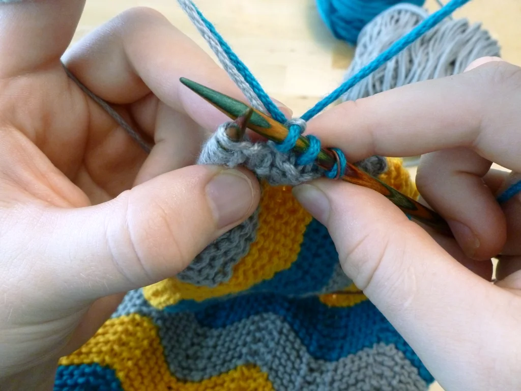 How To Weave In Ends Without A Tapestry Needle — With Wool