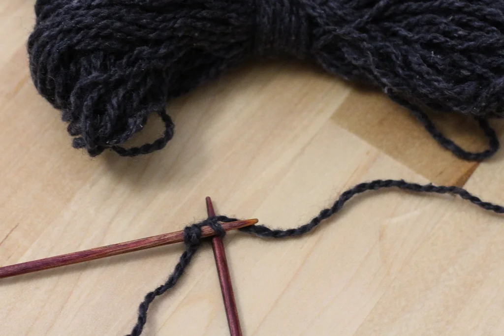 Learn how to make an i-cord necklace that’s a quick gift for you or a friend. | withwool.com