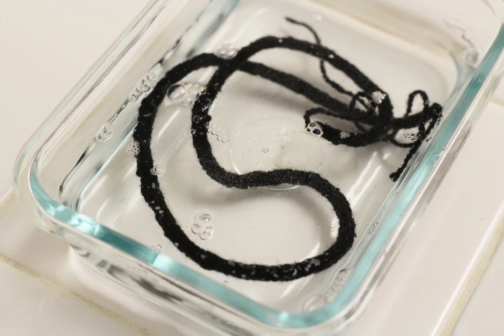 Learn how to make an i-cord necklace that’s a quick gift for you or a friend. | withwool.com