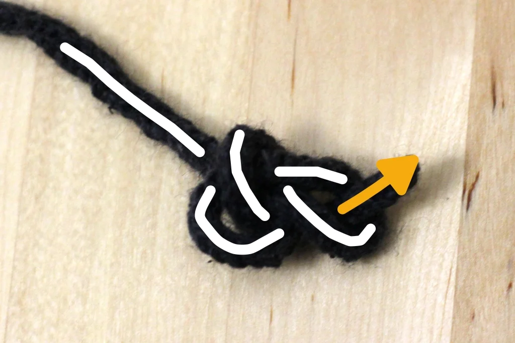 Learn how to make an i-cord necklace that’s a quick gift for you or a friend. | withwool.com