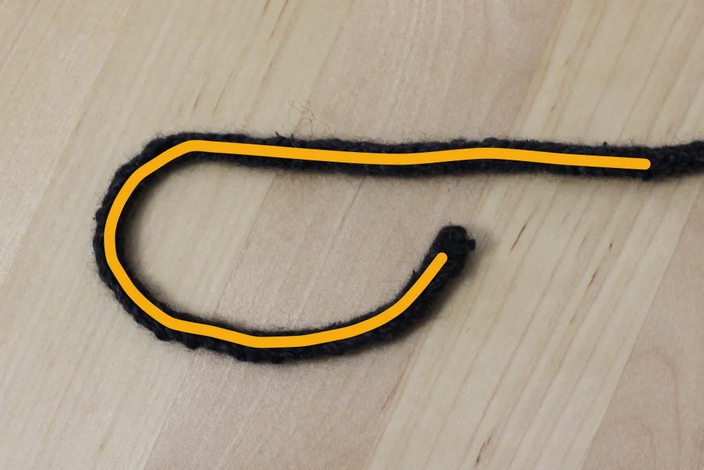 Learn how to make an i-cord necklace that’s a quick gift for you or a friend. | withwool.com