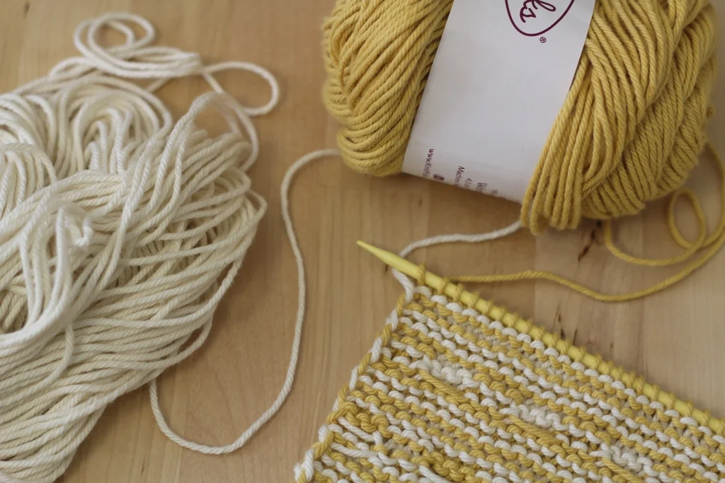 Stripes and Carrying Yarn Up The Side 