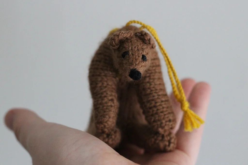 One adorably Christmas ornament coming up! | Two Bears And A Bunny - withwool.com
