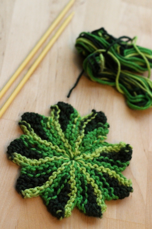 After years of searching, I finally found the perfect pattern for a knitted face washcloth. The Perfect Face Washcloth | withwool.com