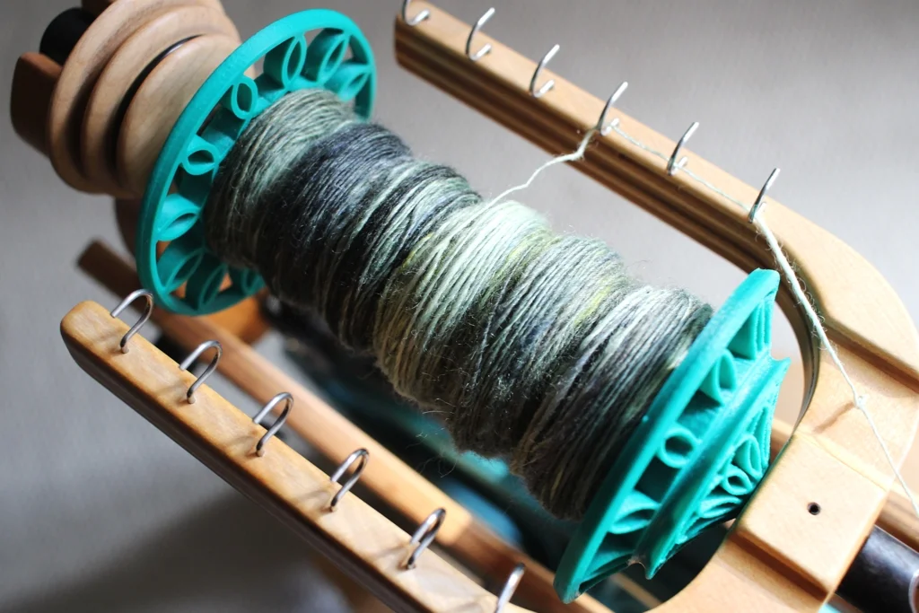 Back to spinning Swamp Thing. | withwool.com