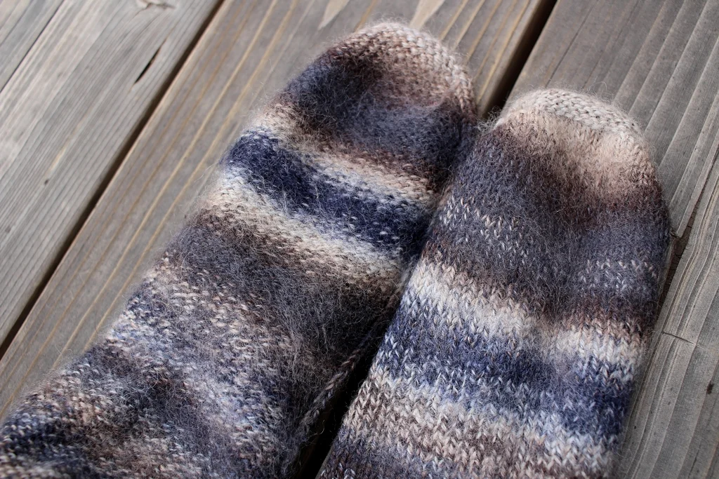 Is handspun 3-ply opposing sock yarn more durable than a traditional 3-ply construction? | withwool.com