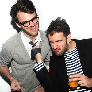 Chainsmokers_300.jpg