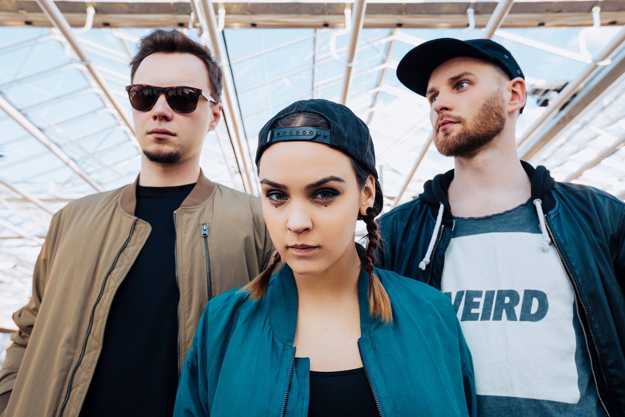 Мем кард. Каждый чем то прогрет песня. Мемы с ди каприо. Иван валеев novella текст. Каждый чем то прогрет песня.