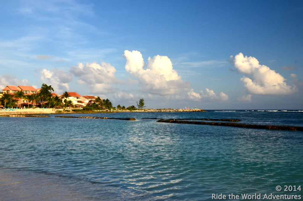 Puerto Venturas is a very large secure community complex consisting of Hotels, B&B's, condos, private residences, all -inclusives, restaurants, shopping, golf courses, marina's, gyms…and much much more!