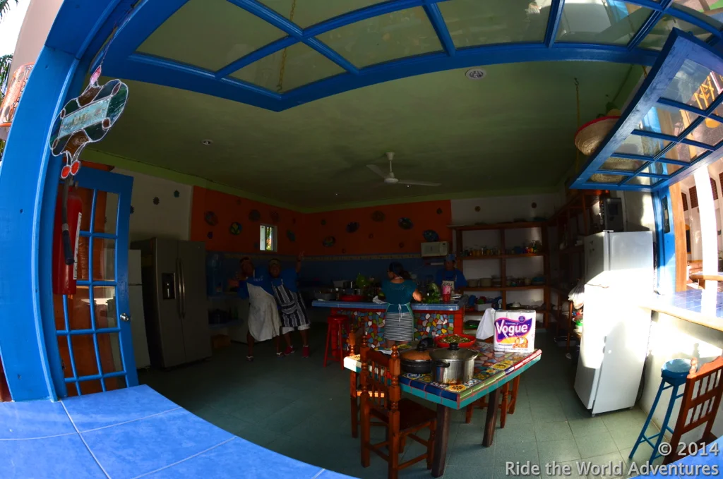 El Milargro's community kitchen