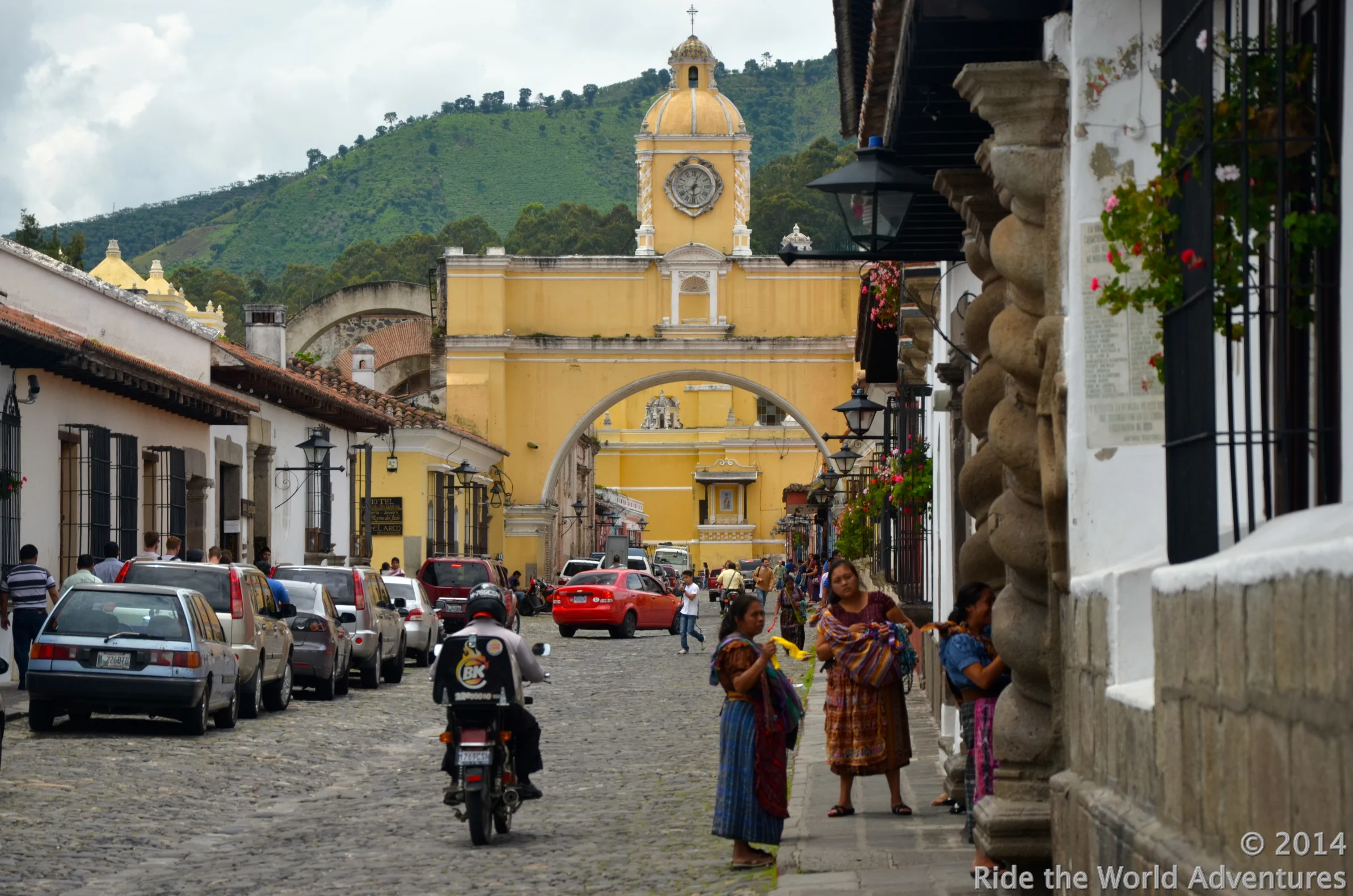 Charming streets of La Antigua…Santa Catalina Arch