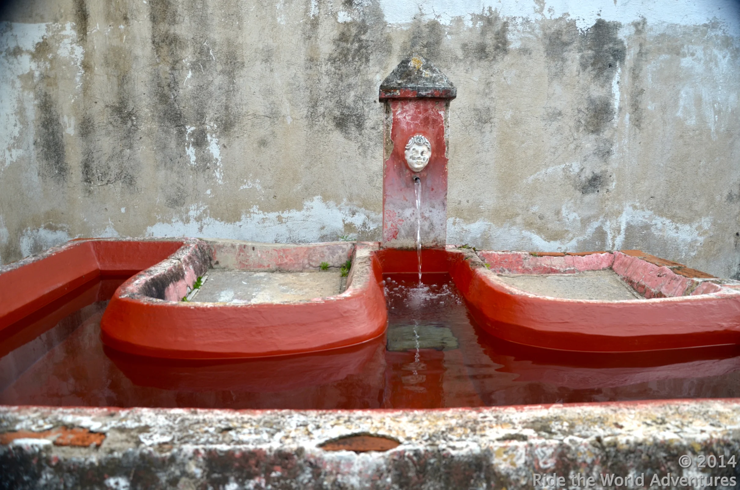 ….more fountains..so much texture!!!!.
