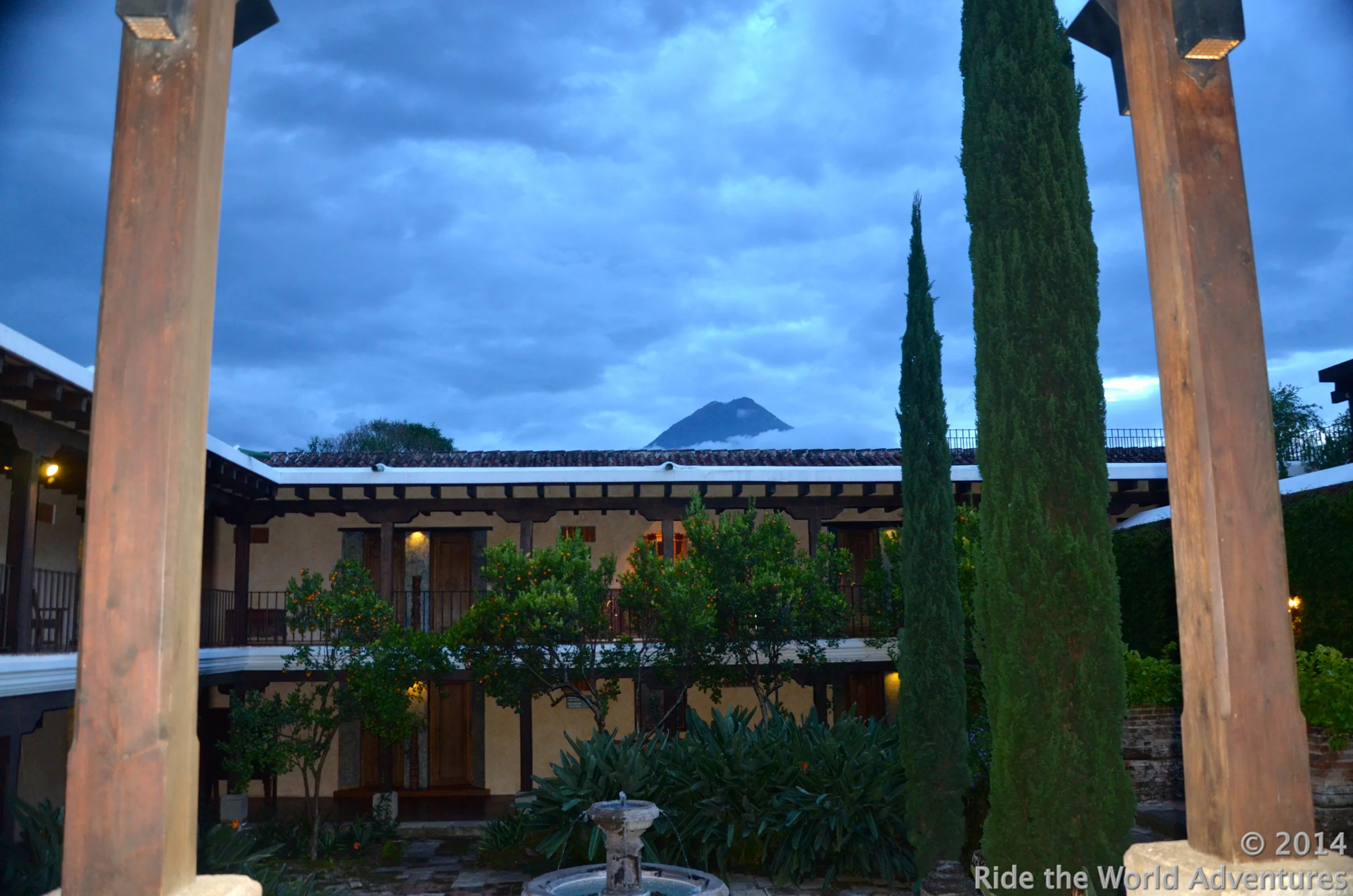 A tranquil courtyard surrounded by a block of rooms at Casa Santo Domingo.