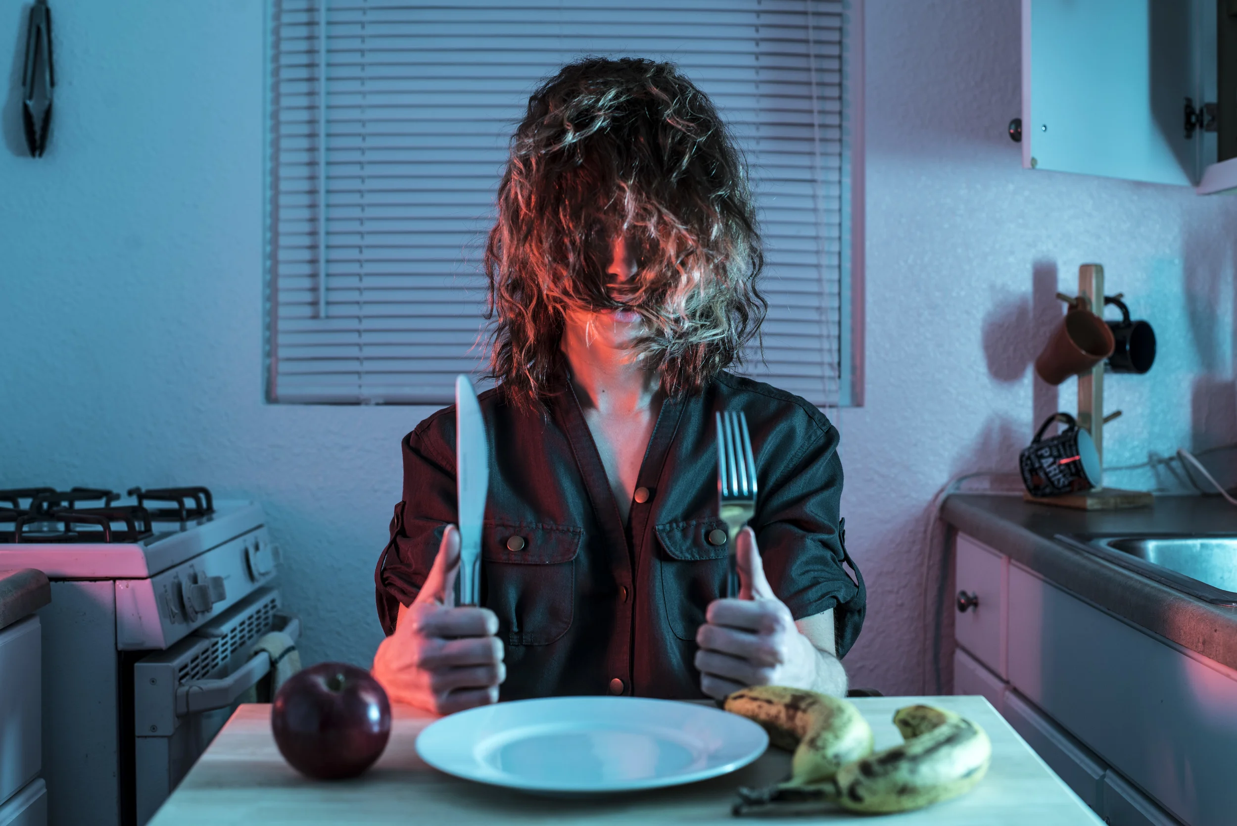 MAGGIE-EAT2-LOOK2.jpg
