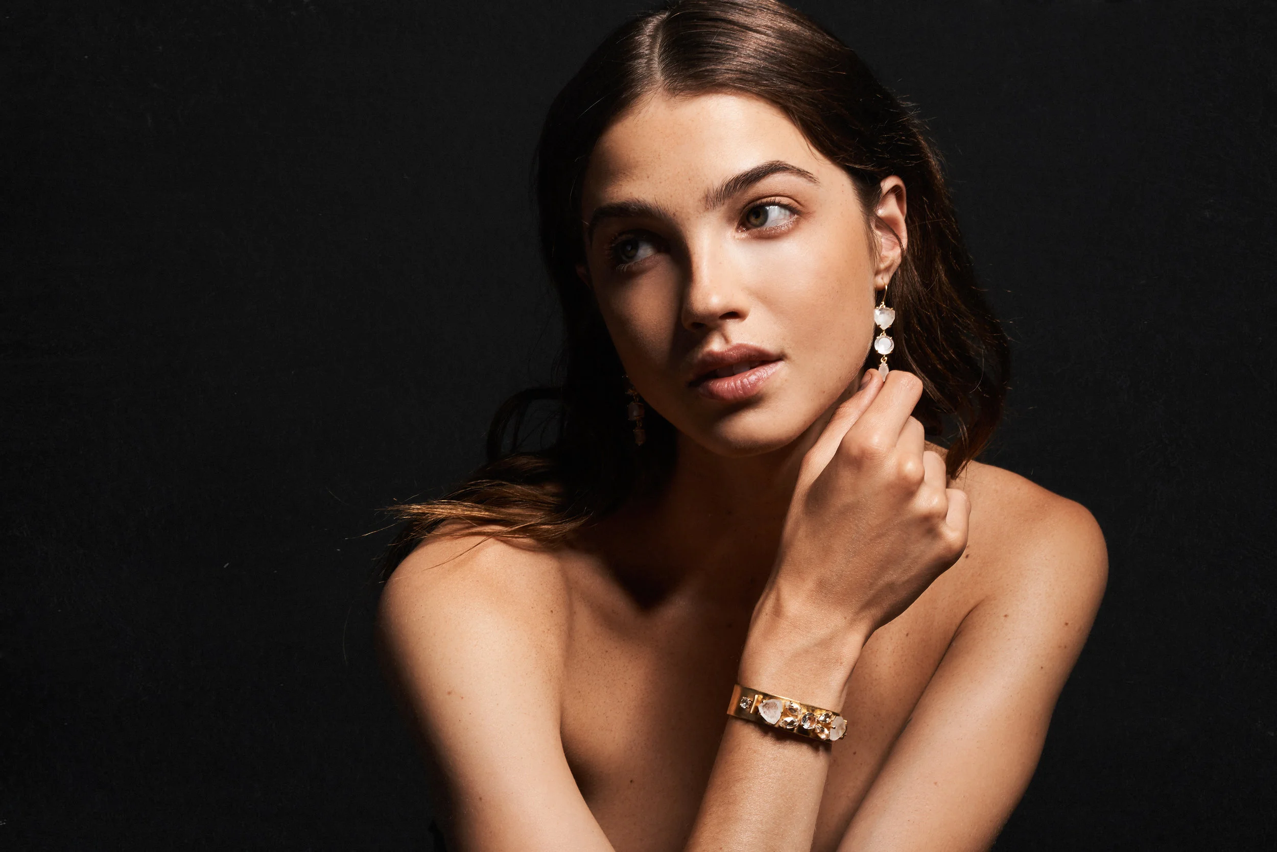 SARA_GOLDEN_JEWELRY5775.jpg