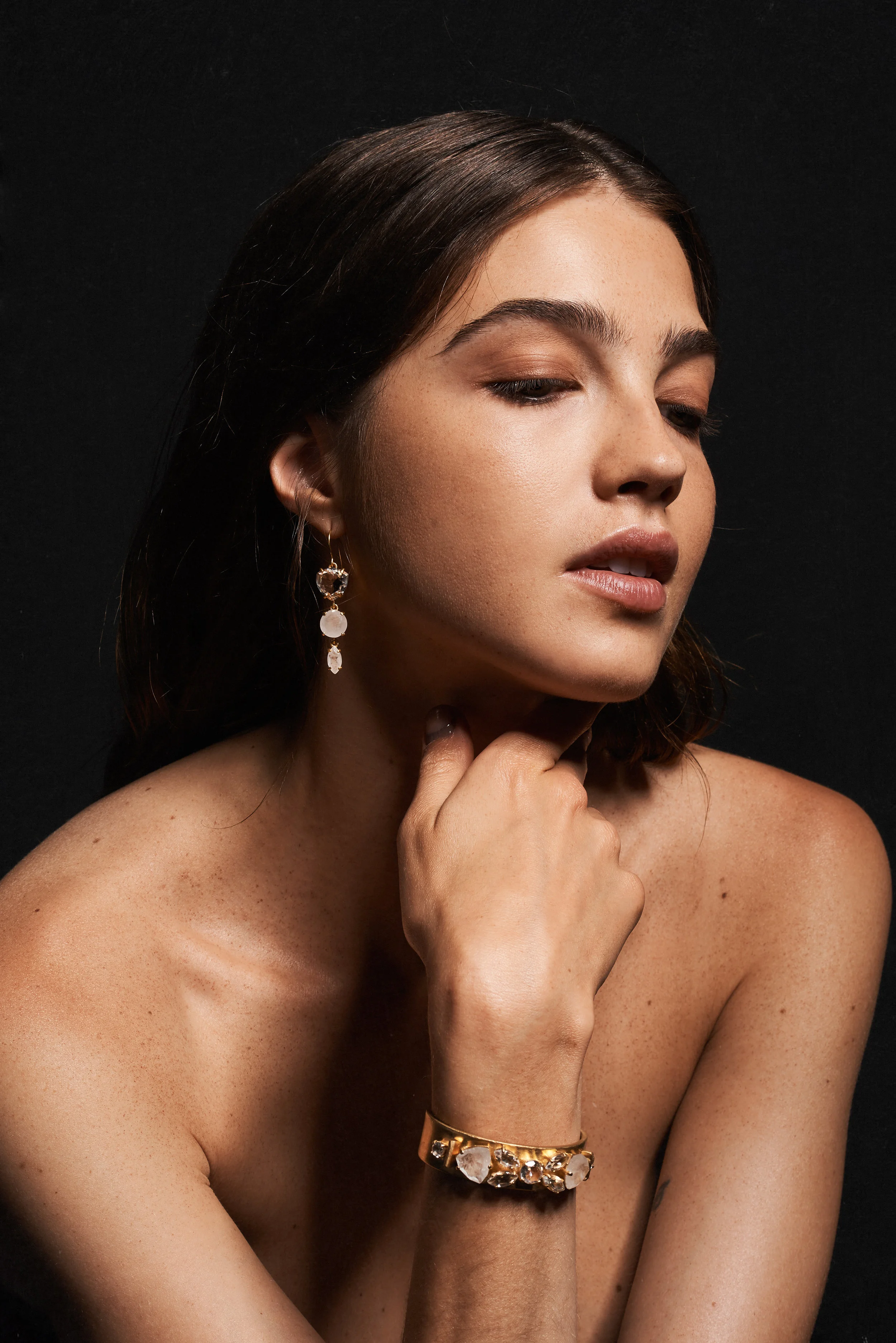 SARA_GOLDEN_JEWELRY5777.jpg