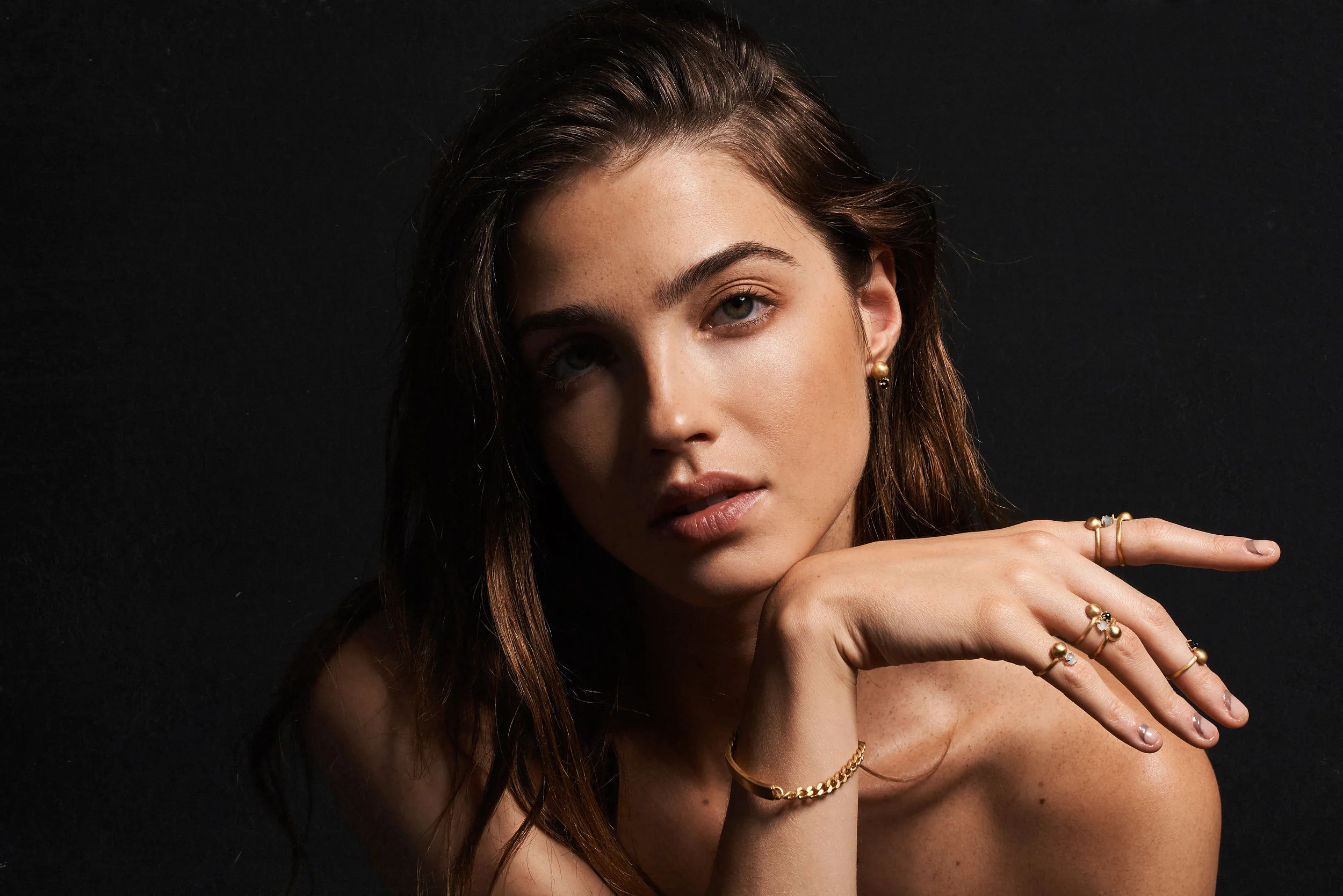 SARA_GOLDEN_JEWELRY6245.jpg