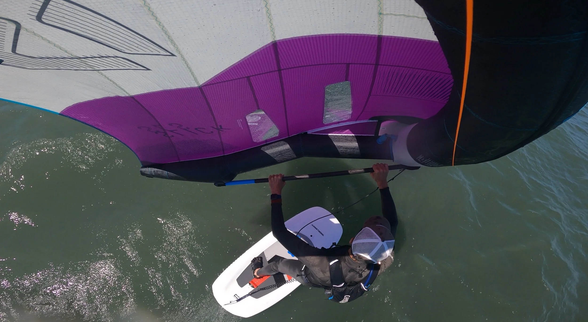 Good view of Duotone wing with bar versus loops