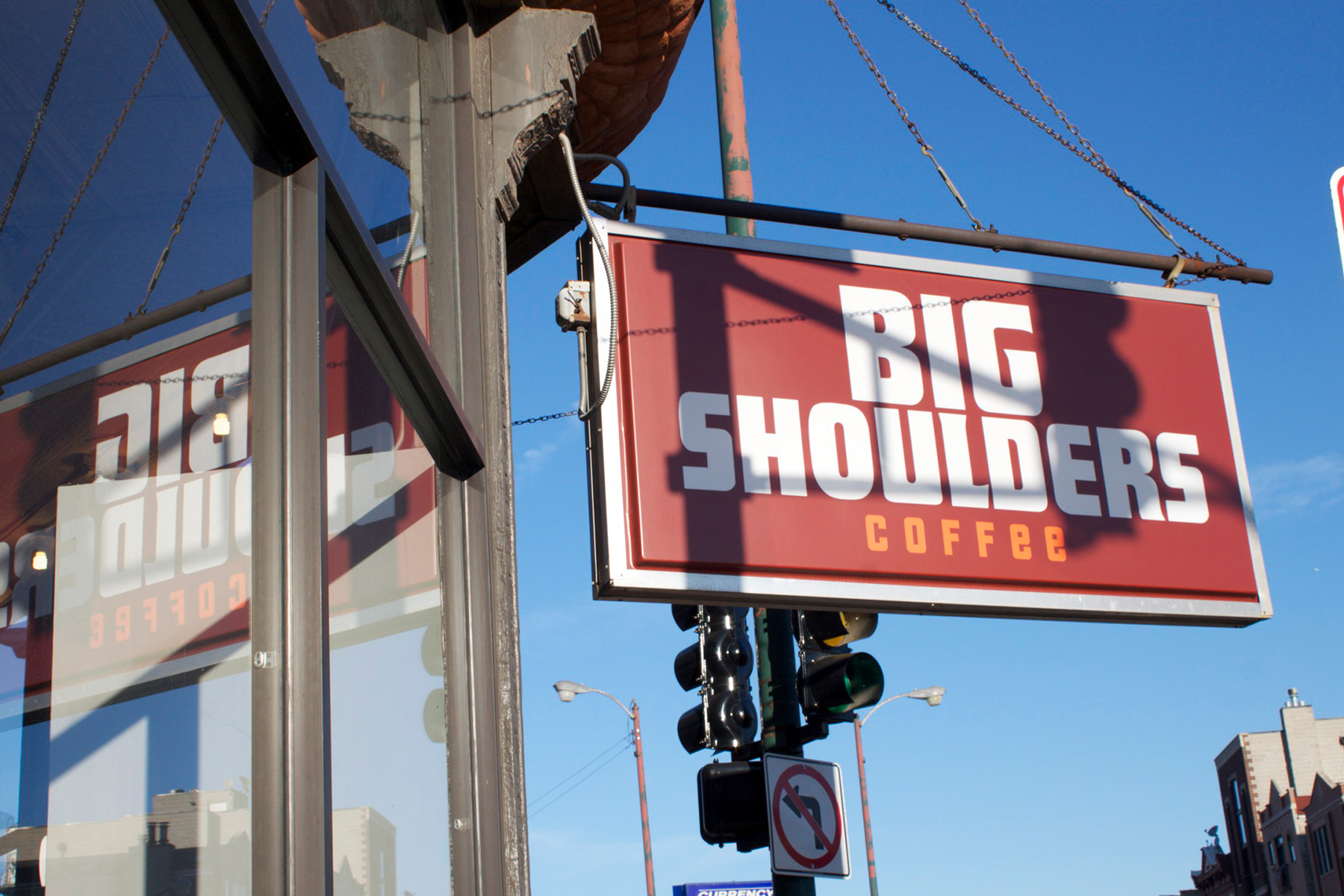 As Big Shoulders has grown, we’ve grown with them, applying the brand and to an expanding range of products and marketing vehicles: ready-to-drink coffee products, custom packaging, ads, signage and B2B sales collateral. ↓