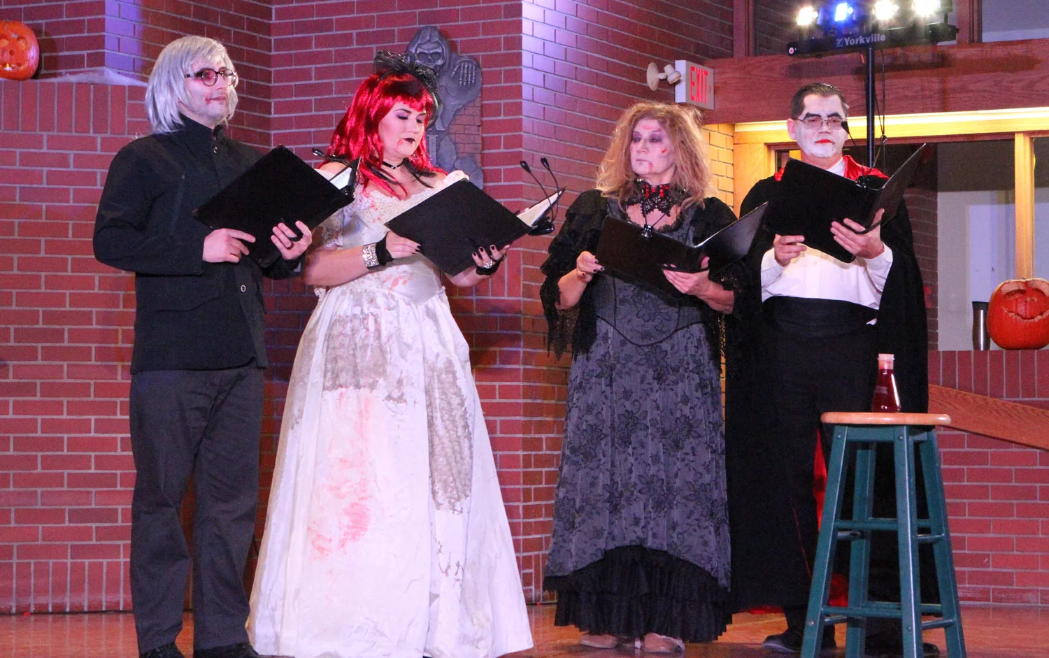 winnipeg-singers-halloween-2016-01.jpg