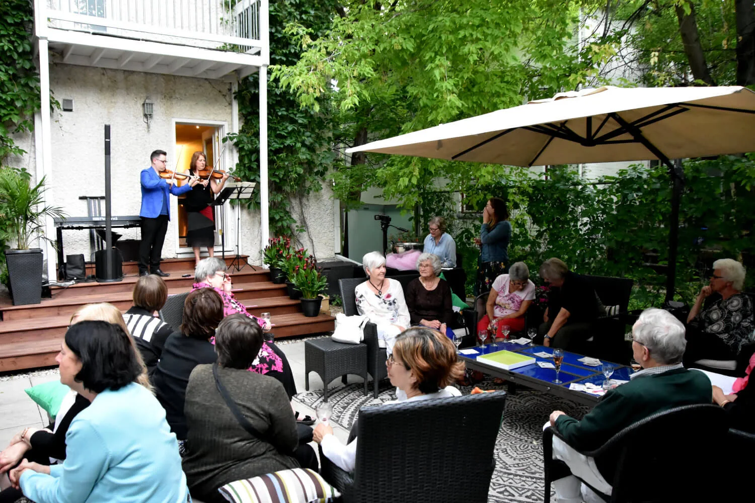 winnipeg-singers-wine-tasting-party-2019dsc_3664.jpg