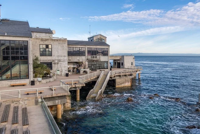 tidepool-deck-monterey-aquarium.jpg