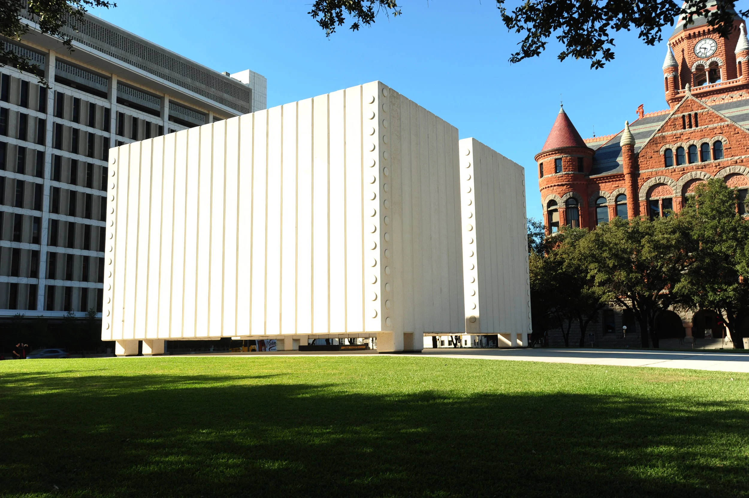 Kennedy-Memorial-side-view (1).jpg
