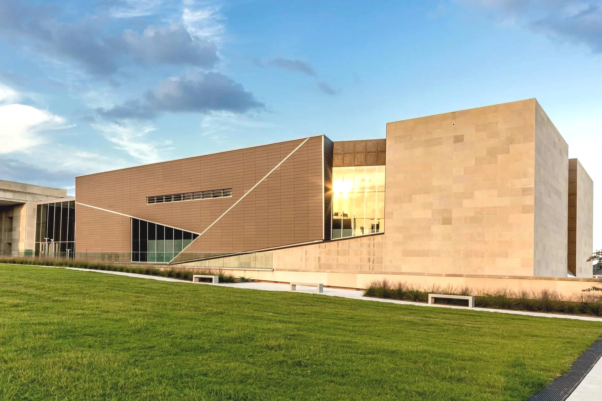 MS_Jackson_CivilRightsMuseum.jpg
