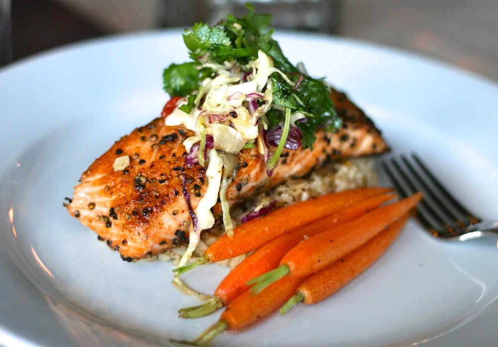 Tommy's Restaurant in Visalia, CA Lunch, Dinner & Lounge 5596276077