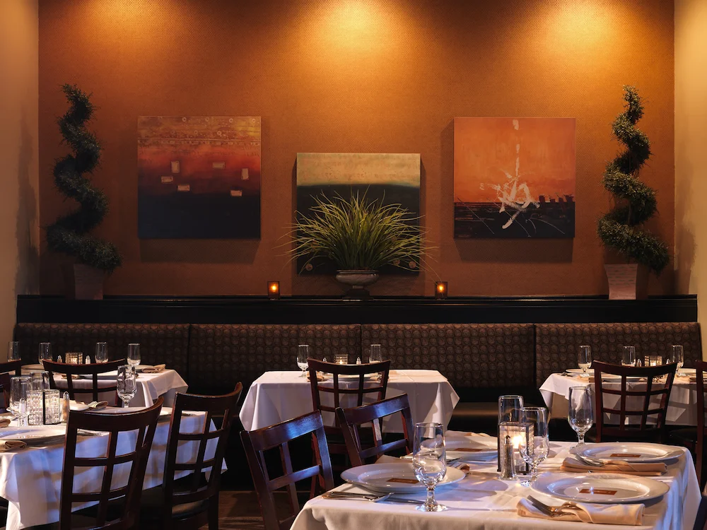 Tommy's Restaurant in Visalia, CA Lunch, Dinner & Lounge 5596276077