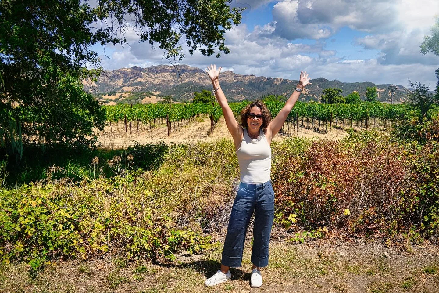 Back at Bennett Lane Winery in Calistoga for our second visit &mdash; and it just keeps getting better. 🍷 As club members, we&rsquo;ve been enjoying their wine at home for the past two years, but there&rsquo;s nothing like being here in person. The 