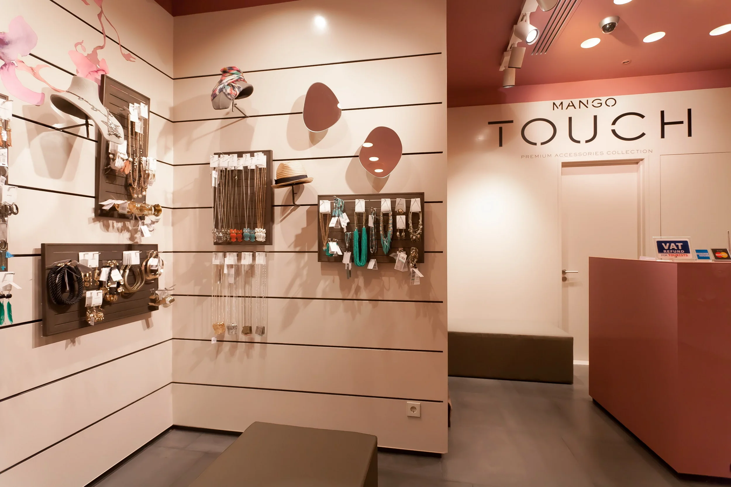 Props and furniture installtion