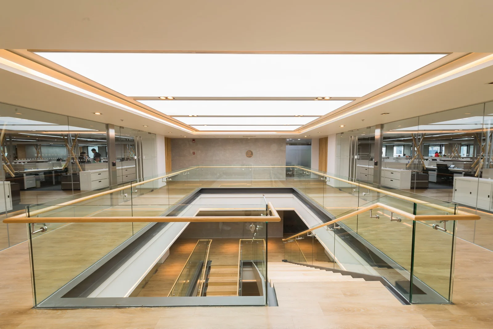 KINGSMEN -23_resize.jpg