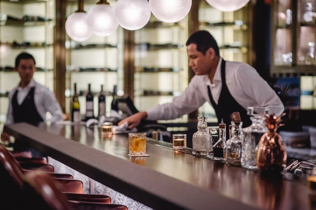 Waldorf Astoria : Bull &amp; Bear bar is now openning