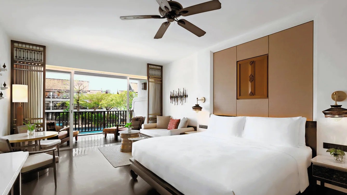 hktkl-king-deluxe-2970-hor-wide.jpg