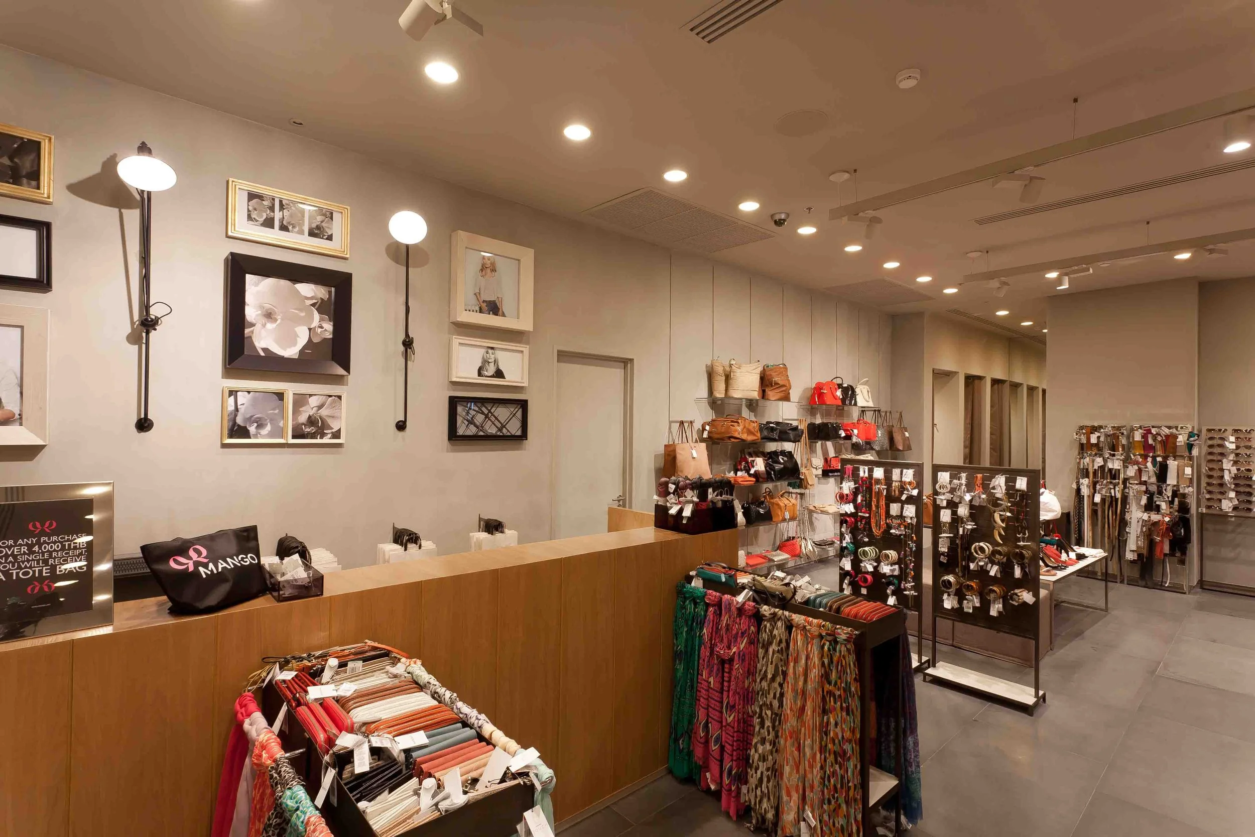 She Central Rama9 73.jpg