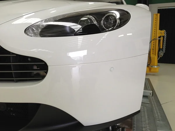 The outer sensors are color matched and positioned as per factory.
