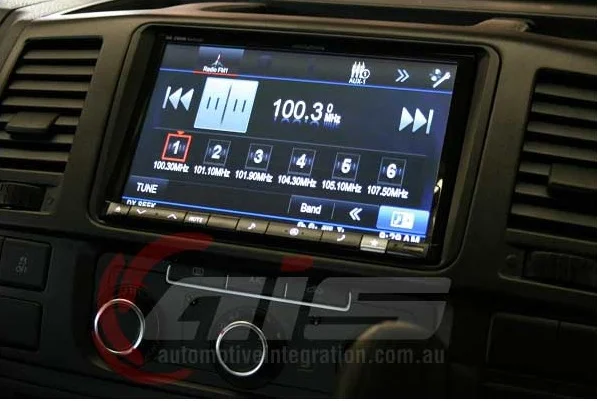 Am/Fm radio.
