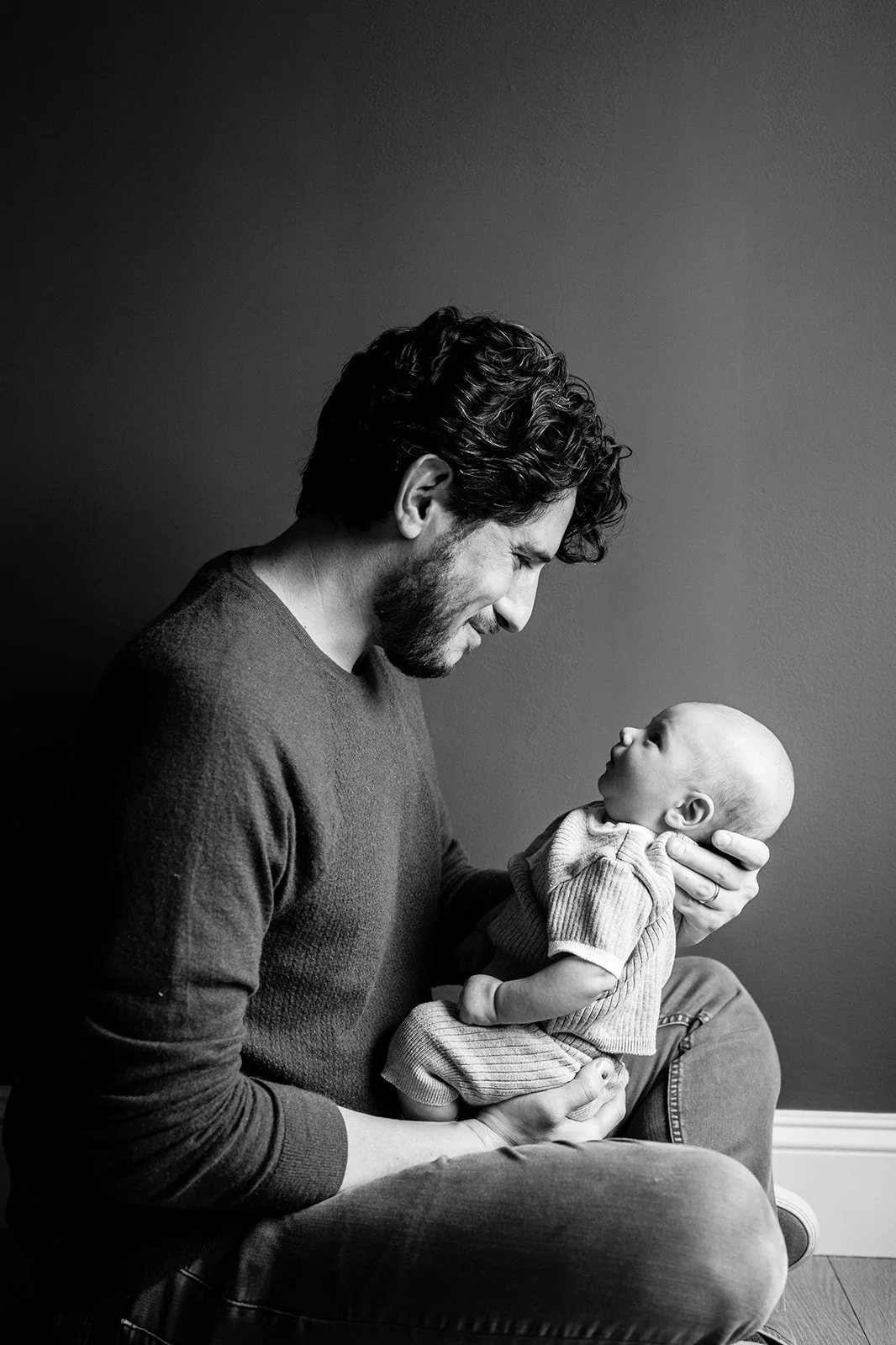 Relaxed natural newborn photographer