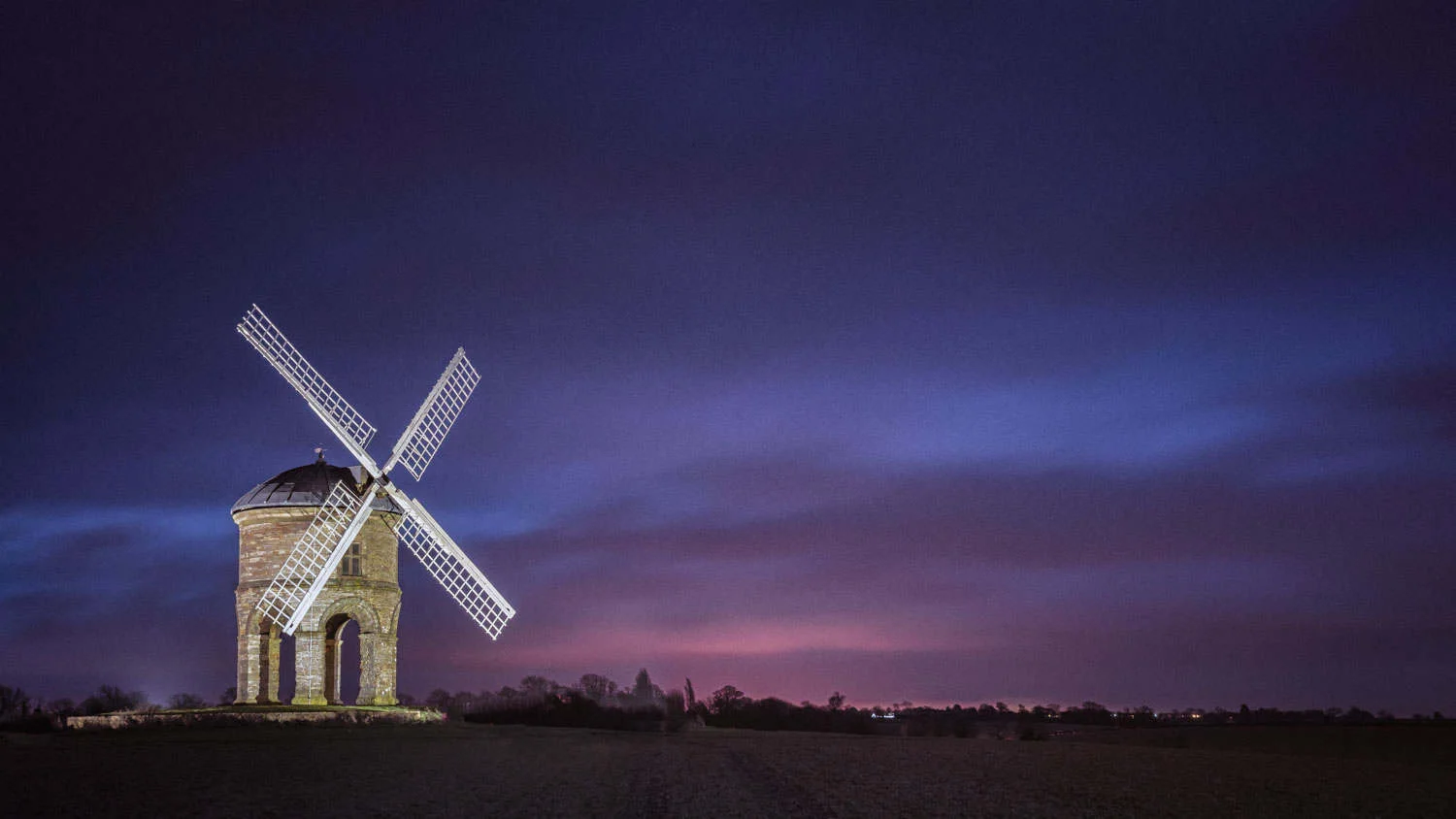 chesterton night shot