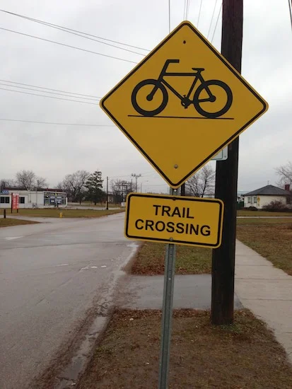 TrailCrossingSign.jpg