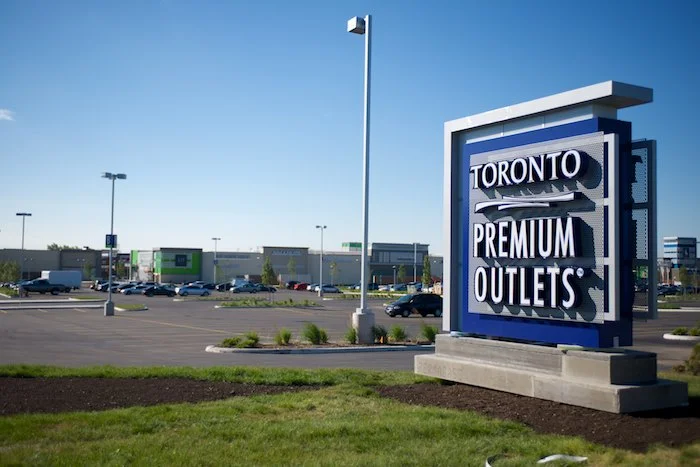 TorontoPremiumOutletsSign.jpg